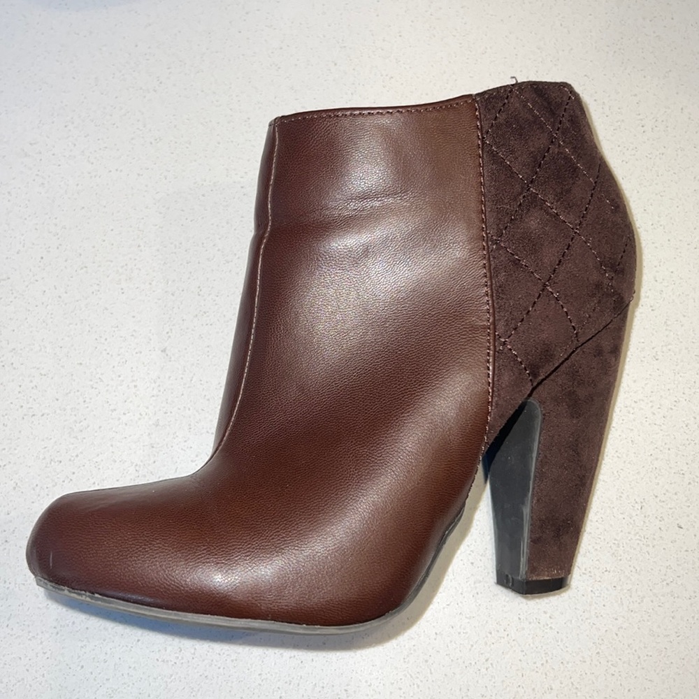 Size 6 brown booties Bamboo brand